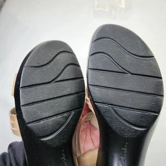 Clarks Leather Sandal Laser Cut Ankle Buckle Strap Bronze Size 11 Wedge Heel - Picture 6 of 8